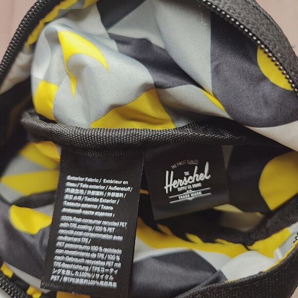Herschel Invictus Games Vancouver Whistler 2025 Classic Hip Pack 2L - Picture 13 of 14